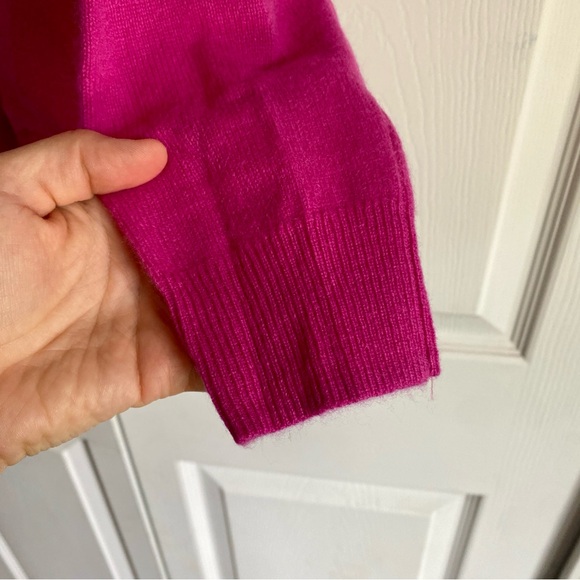 C by Bloomingdale’s Crewneck Cashmere Sweater Cherry Blossom Pink Medium - Picture 6 of 9